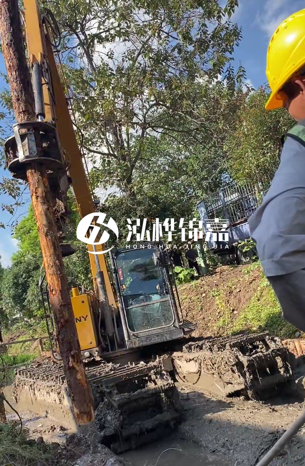 景德鎮(zhèn)河道清淤專業(yè)施工-狹窄河道挖機清理河道的方法？