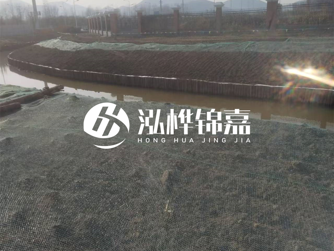 河道木樁打不下去怎么辦？河道打樁木能在水里使用多少年？